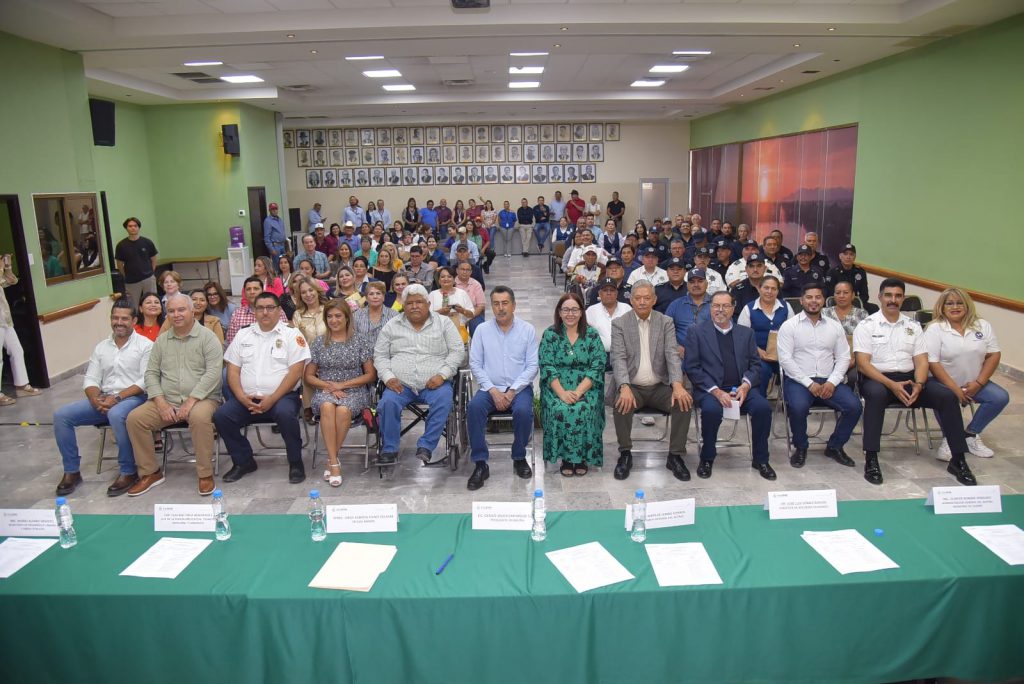 DISTINGUEN A 66 EMPLEADOS POR 25 AÑOS DE TRAYECTORIA AL SERVICIO DEL AYUNTAMIENTO DE CAJEME