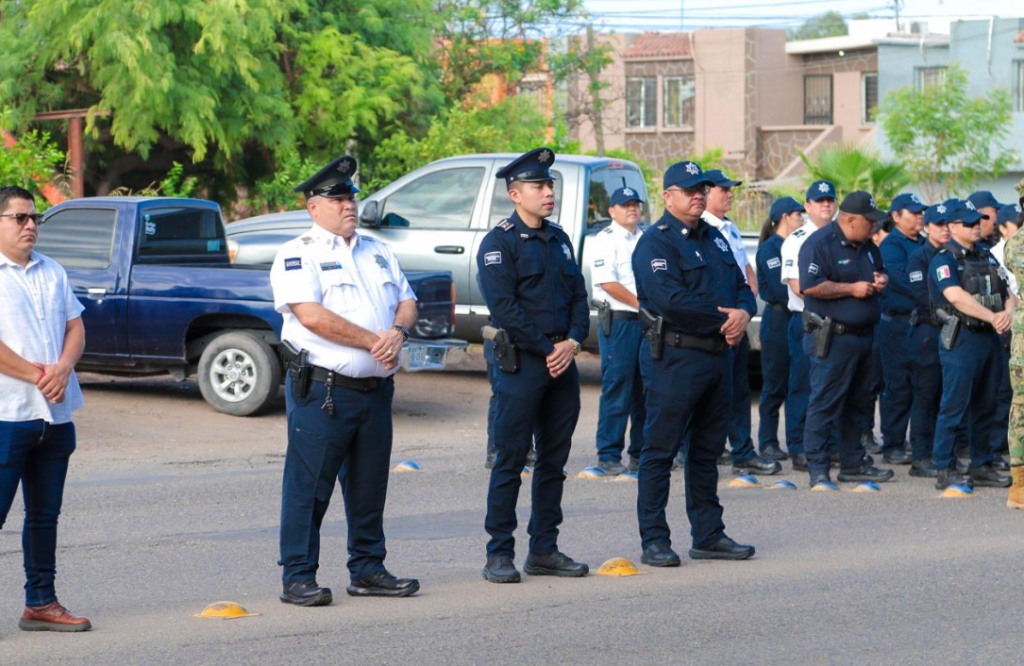 REALIZAN TRADICIONAL LUNES CÍVICO EN EL EDIFICIO DE LA CORPORACIÓN POLICIAL