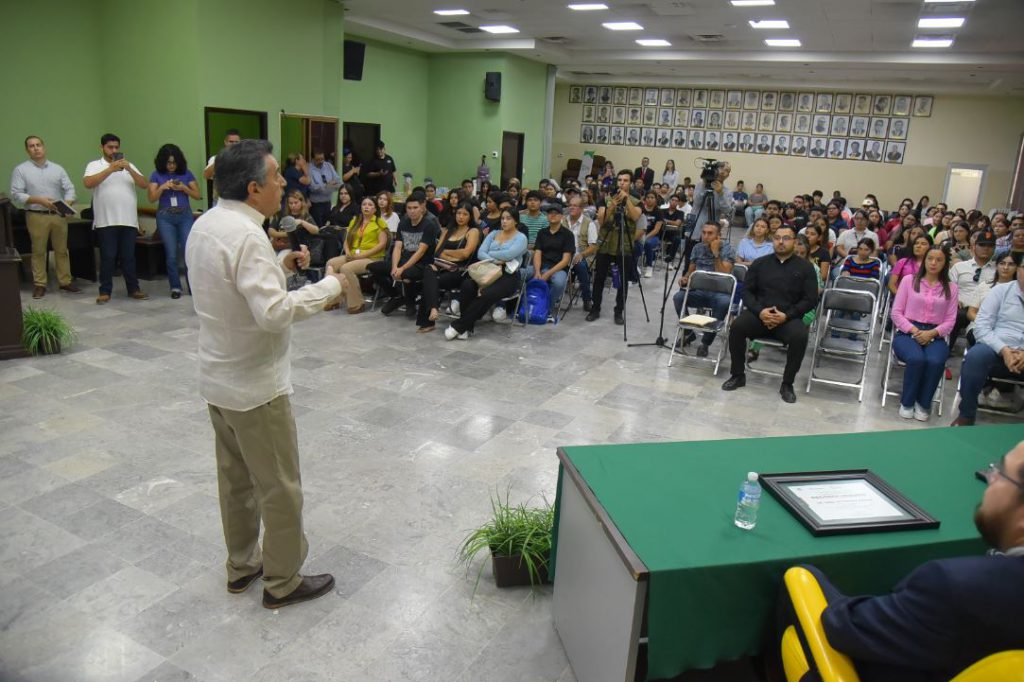 IMPULSA GOBIERNO MUNICIPAL BIENESTAR EN LAS Y LOS JÓVENES CON CONFERENCIA “SIN LÍMITES”