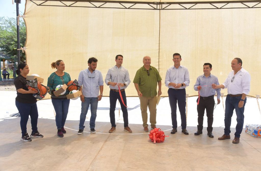 INAUGURA GOBIERNO MUNICIPAL, CTC Y CMIC CANCHA MULTIUSOS DEPORTIVA