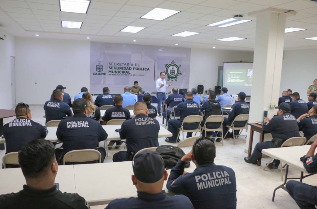 IMPARTEN TALLER ENFOCADO EN LA SOLUCIÓN DE CONFLICTOS A CORPORACIÓN POLICIAL DE CAJEME