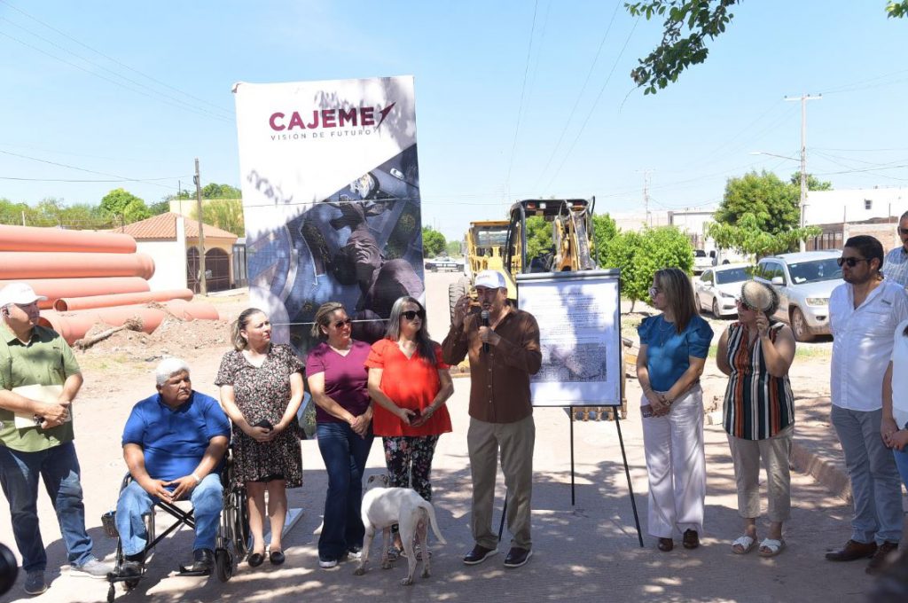 DA LAMARQUE CANO BANDERAZO A OBRA DE PAVIMENTACIÓN Y REHABILITACIÓN DE COLECTOR SANITARIO EN PRADOS DEL TEPEYAC