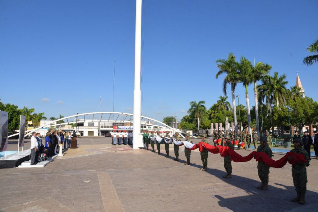 REALIZAN CEREMONIA DE IZAMIENTO DE BANDERA POR INICIO DEL MES PATRIO