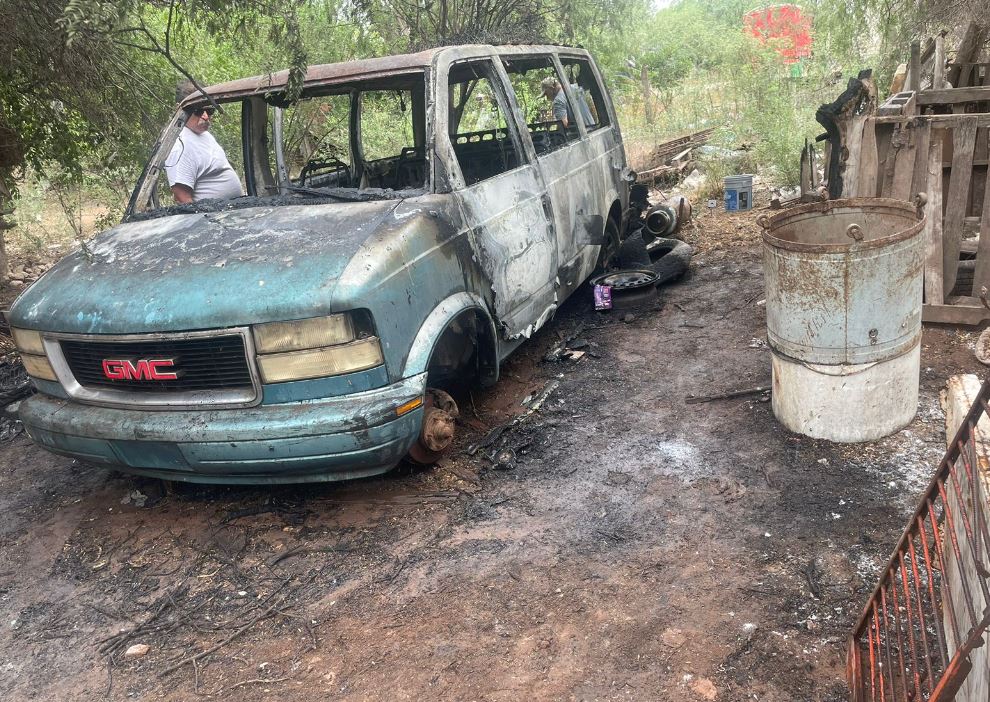 ATIENDE COE INCENDIOS DE CASA HABITACIÓN EN MEDIO DE LA LLUVIA