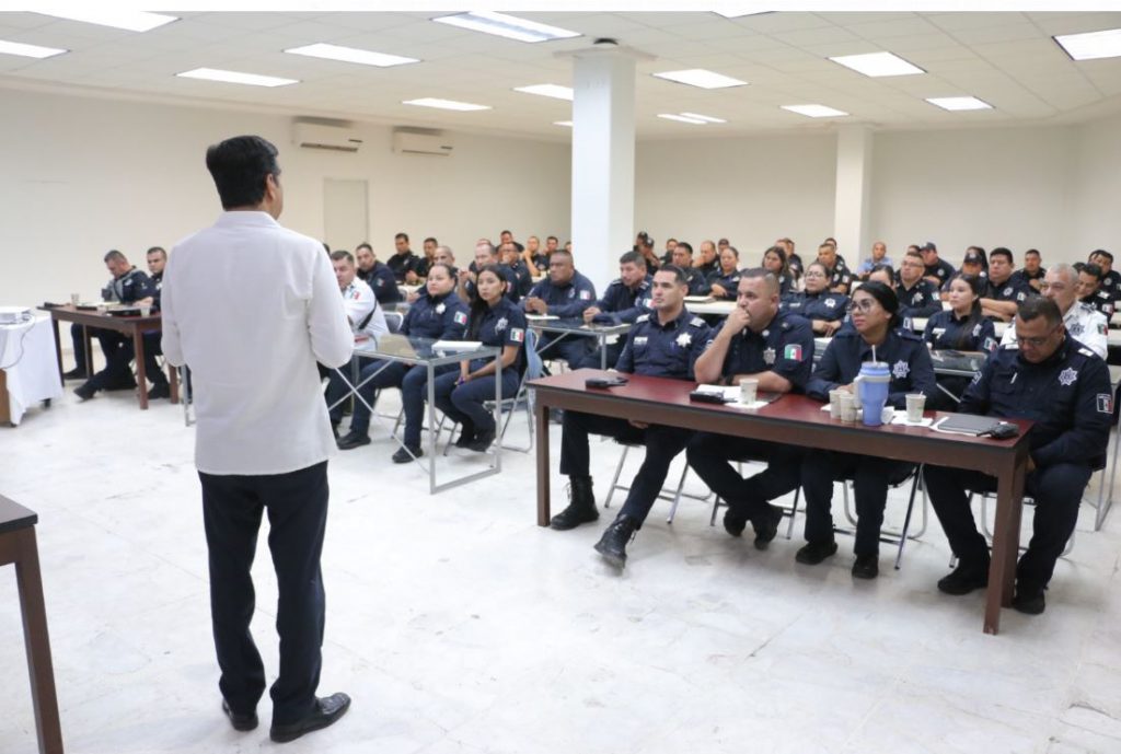 CAPACITAN A POLICÍA MUNICIPAL EN TÉCNICAS DE ARGUMENTACIÓN JURÍDICA