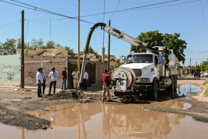 ATIENDE EL OOMAPAS DE CAJEME RED SANITARIA EN COLONIAS DEL SURESTE DE LA CIUDAD