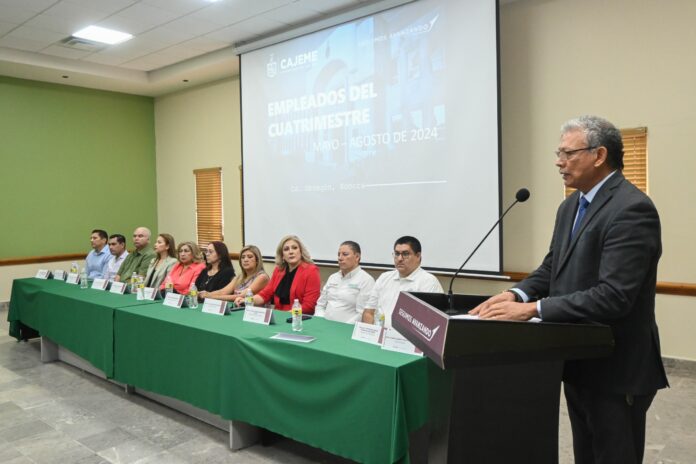 RECONOCEN POR SU DESEMPEÑO A 52 EMPLEADOS DEL CUATRIMESTRE MAYO-AGOSTO 2024